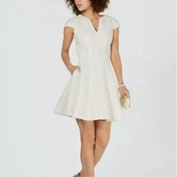 Beautiful Julia Jordan white with gold diamond sewn detail dress with pockets. - Picture 9 of 11